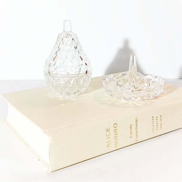 Vintage CRYSTAL CUT GLASS PEAR SHAPED TRINKET DISH / Made in Italy / 4 inches - Picture 2 of 10